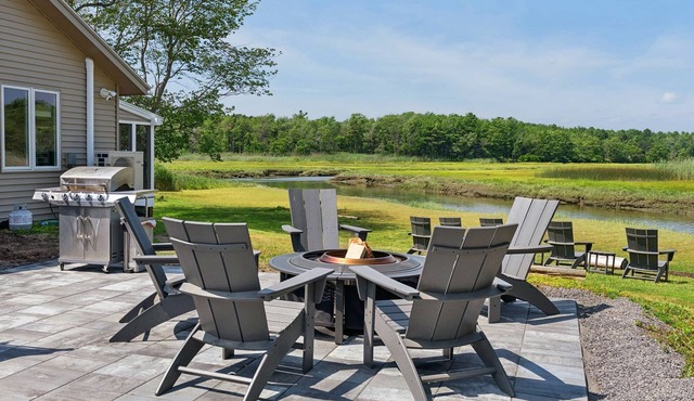 Renovated! Tidal River Views!- Walk to Gooch's Beach- Pet Friendly!