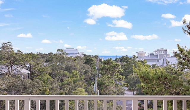 Renovated Top Floor Luxury Unit w/Great Views, Private Beach, Resort Pool!