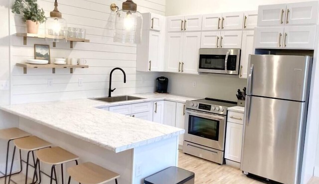 Renovated Townhouse On The Water #5