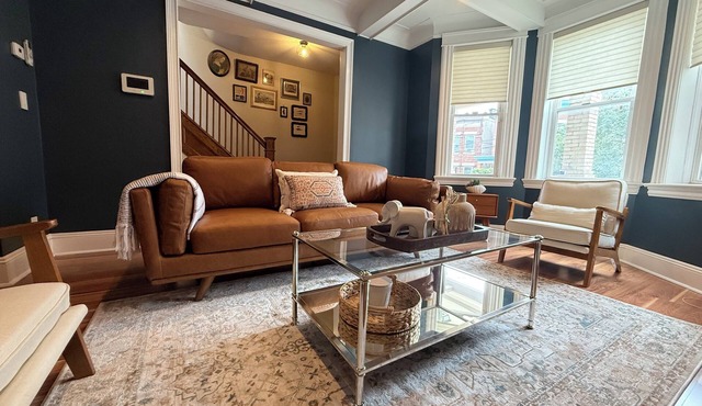 Renovated Townhouse w/Private POOL - 15 mins from Manhattan.