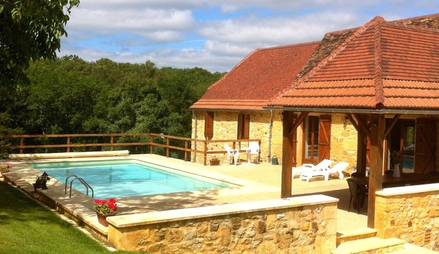 Renovated Traditional Stone House With Private Salt Water Pool