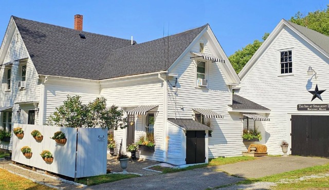 Renovated Turn Of The Century Farmhouse with three bedrooms