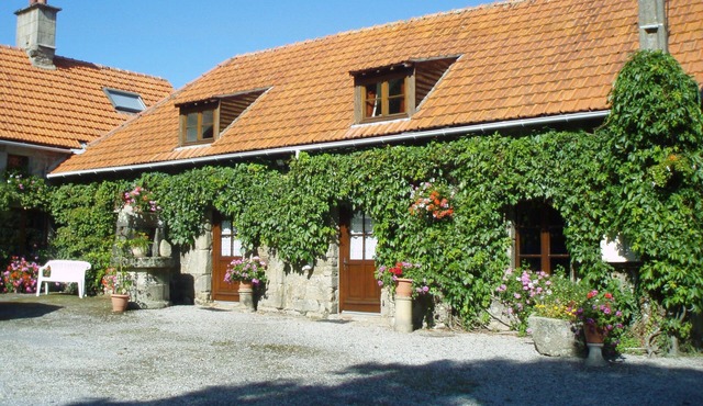 Renovated typical Breton farm building . In the peacefull countryside.