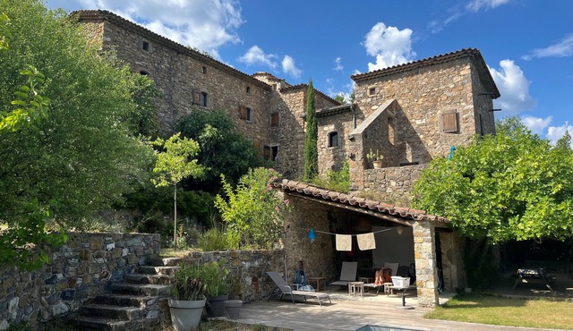 Renovated typical Farmhouse with pool & lovely views over the surrounding hills
