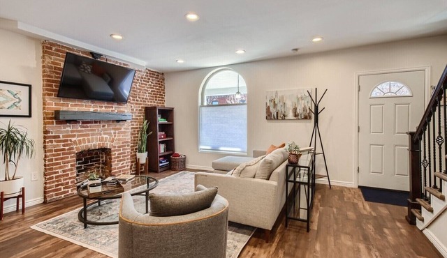 Renovated Victorian Home in Historic neighborhood with amazing location