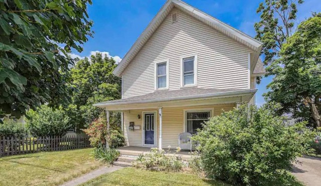 Renovated Victorian Home with Private Garden & Fire Pit!