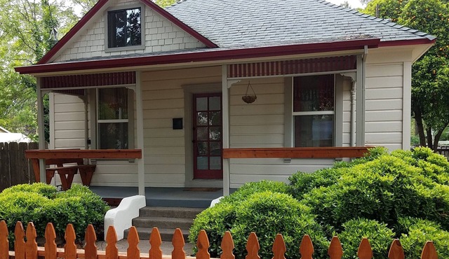Renovated Victorian with fenced yard by Downtown, CSU, Farmers Mrkt Bidwell Park