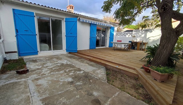 Renovated villa 150m from beach with air conditioning