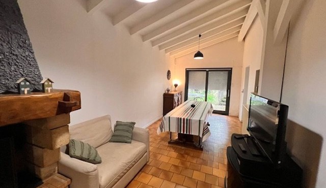 Renovated villa near city center - 4 guests
