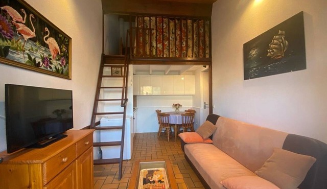 Renovated Villa with Terrace Near Port & Center - Sleeps 4, Capbreton