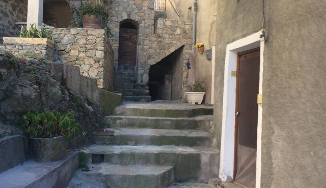 Renovated village house in the heart of the village of Pietralba, classified 4 *