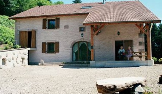 Renovated Vosges Farmhouse with Comfort & Nature for 7, WiFi, Pets Welcome