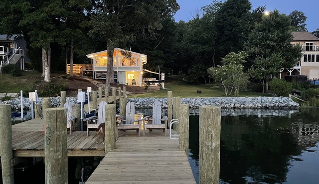 Renovated, Waterfront, Large Private Deep Water Dock, Cowboy Pool, Fire Pit