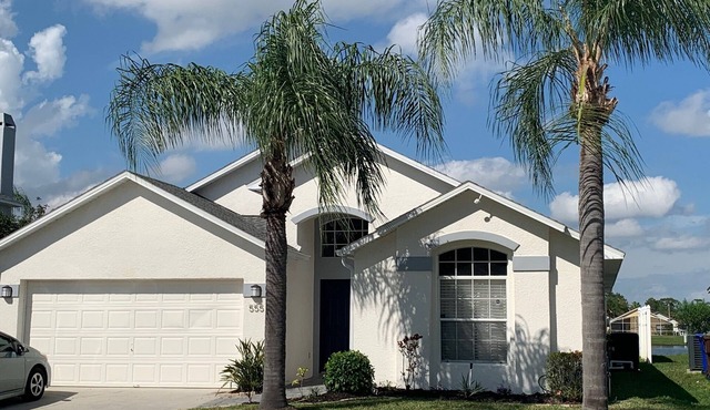 Renovated Waterfront 3Bd/2B Home 20min to Disney, Universal and Shops