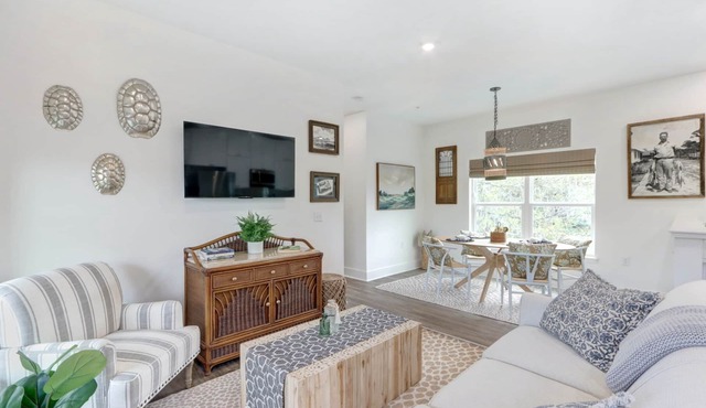 Renovated with Water View - 5 min to SAV - 15 to Beach by Lucky Savannah