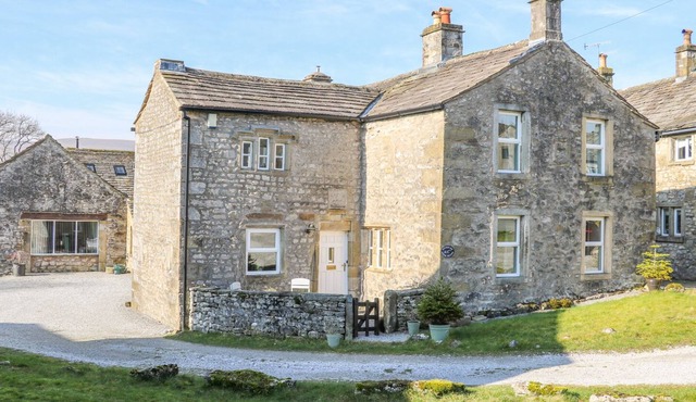RENSHAW FARM, pet friendly, luxury holiday cottage in Grassington