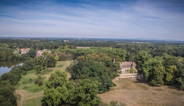 Rent a charming castle at the heart of the Bourbonnais