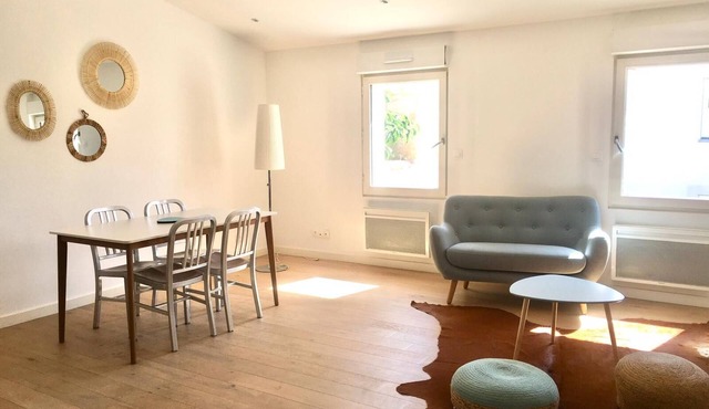 Rent apartment Bordeaux Centre Fondaudège -2 bedrooms, 58m² (83 m2 total)