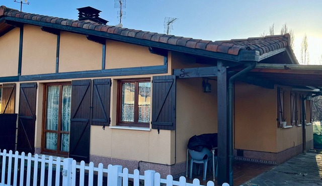 Rent cozy townhouse in Treviño County