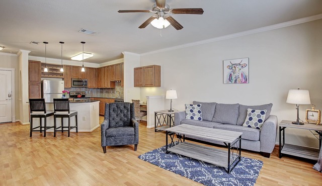 RENT FOR WORLD CUP!nCondo Near Texas Med Center & NRG Stadium, Pet Friendly
