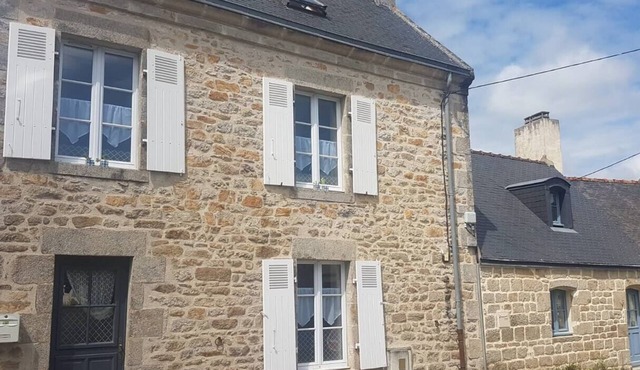 Rent historic house - courtyard - sleeps 5 - Pont-L'Abbé Capital Pays Bigouden