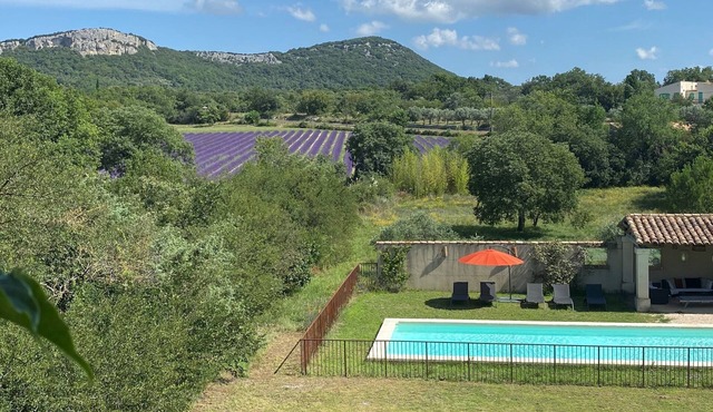 Rent house in charming village - sleeps 11 - Uzès (30)