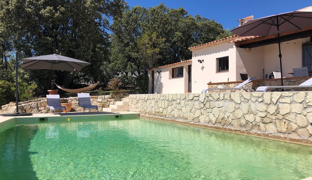 Rent house sleeps 8 with pool, private estate in Tourtour (83)