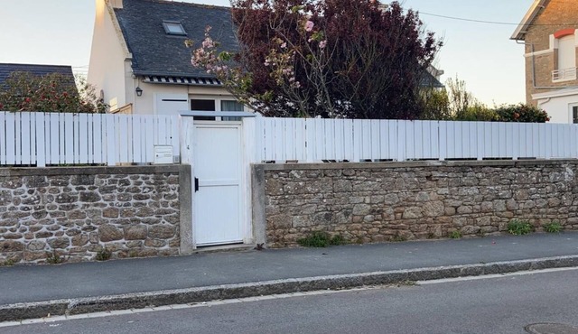 Rent house with garden on the seafront in Saint Malo