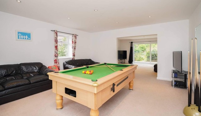Rent My Spa Home with Pool table, Hottub and Sauna