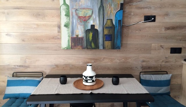 Rent studio prestige center station ideal couple and 2 children