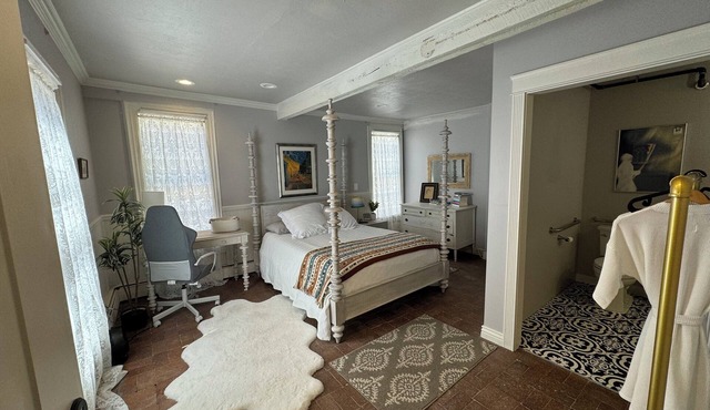 Rent the Entire Historic St James Hotel located in charming Georgetown!