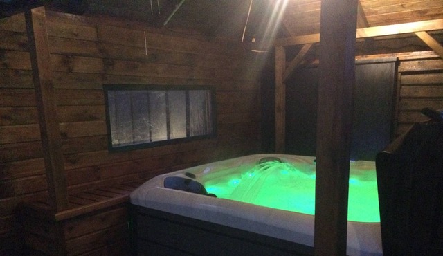 Rent villa 300m from the sea with a capacity of 13 people, jacuzzi, 3 terraces