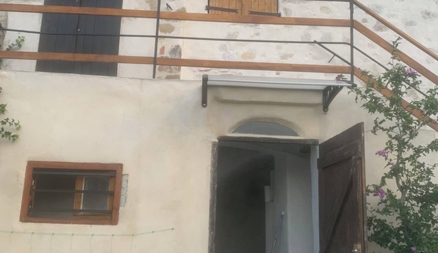 Rent village house 2 rooms possibility 8 beds. Quiet forest/river