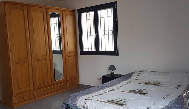 Rental air-conditioned studio var