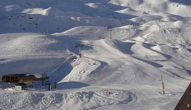 Rental apartment 2 to 7 sleeps in piau engaly departure at the foot of the slopes