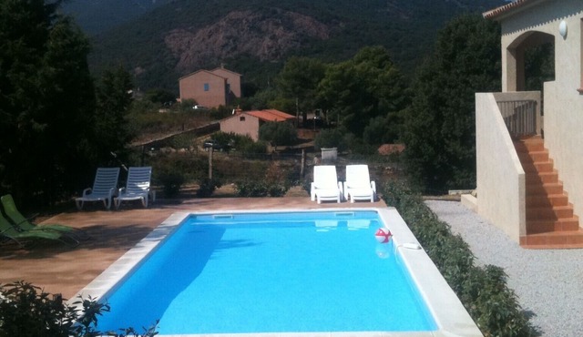 Rental for up to 4 people with 30 m2 terrace in a quiet location