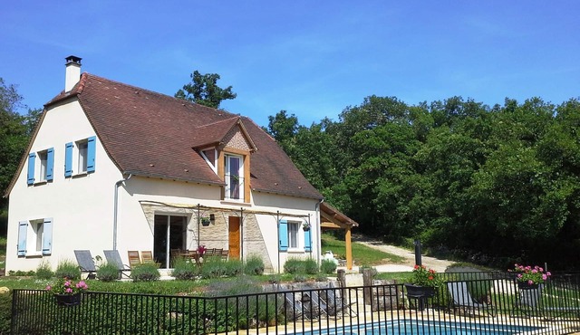 Rental house in Loubressac Nord Lot (46) 8 people with private pool