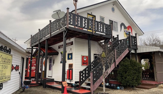 Rental House located TWO minutes walking distance to Ellicottville town!