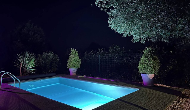 Rental in Ardèche with private swimming pool, not overlooked nature