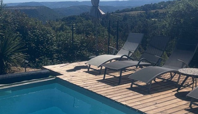Rental in the Ardèche with private swimming pool, in the heart of nature, not overlooked