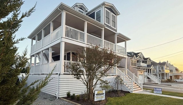 Rental near beach, 3 houses to boardwalk