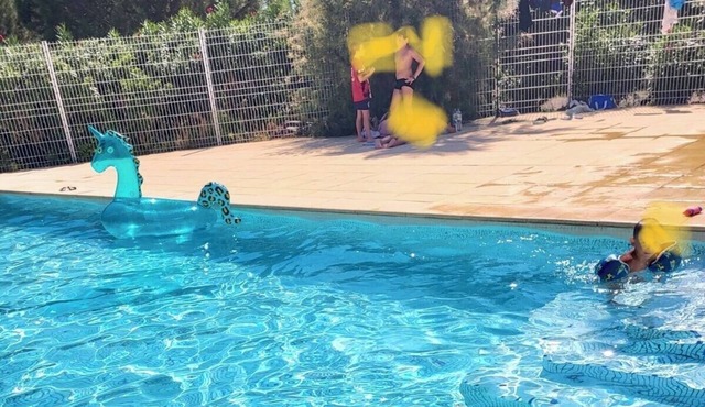 Rental of a 2-bedroom apartment in a residence with swimming pool...