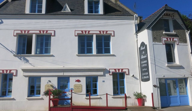 Rental of a gîte in the center of town, 5 minutes from the beaches and the Ria,