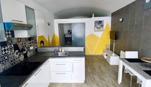 Rental T1 Bis (Ground floor) / Ideal location