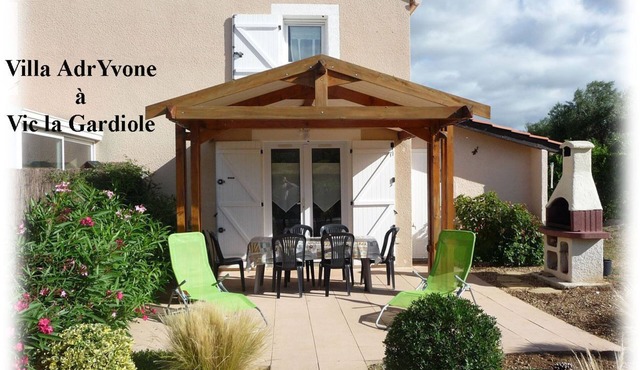 Rental Villa AdrYvone 2 * T3, air-conditioned, with garden, 3 km from the sea