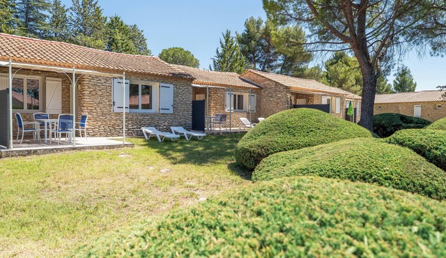 Rental with pool in a quiet setting