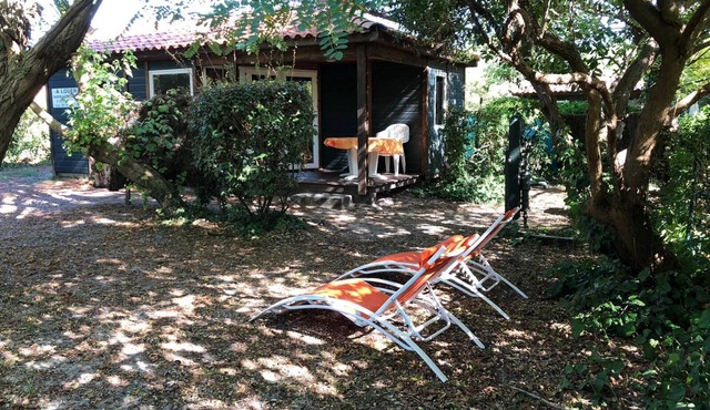 Rentals close to shops with enclosed garden for families or others.