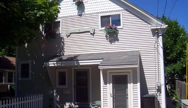 Renting fall, winter weekends. Oct-end of May available for college students.