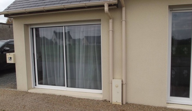 RENTS INDEPENDENT STUDIO NEAR GRANIT COAST 35 EURO NIGHT