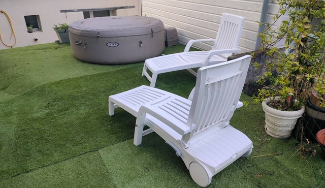 Repos au Bord de L'eau en Famille ou Seul Même Accompagné de vos Animaux